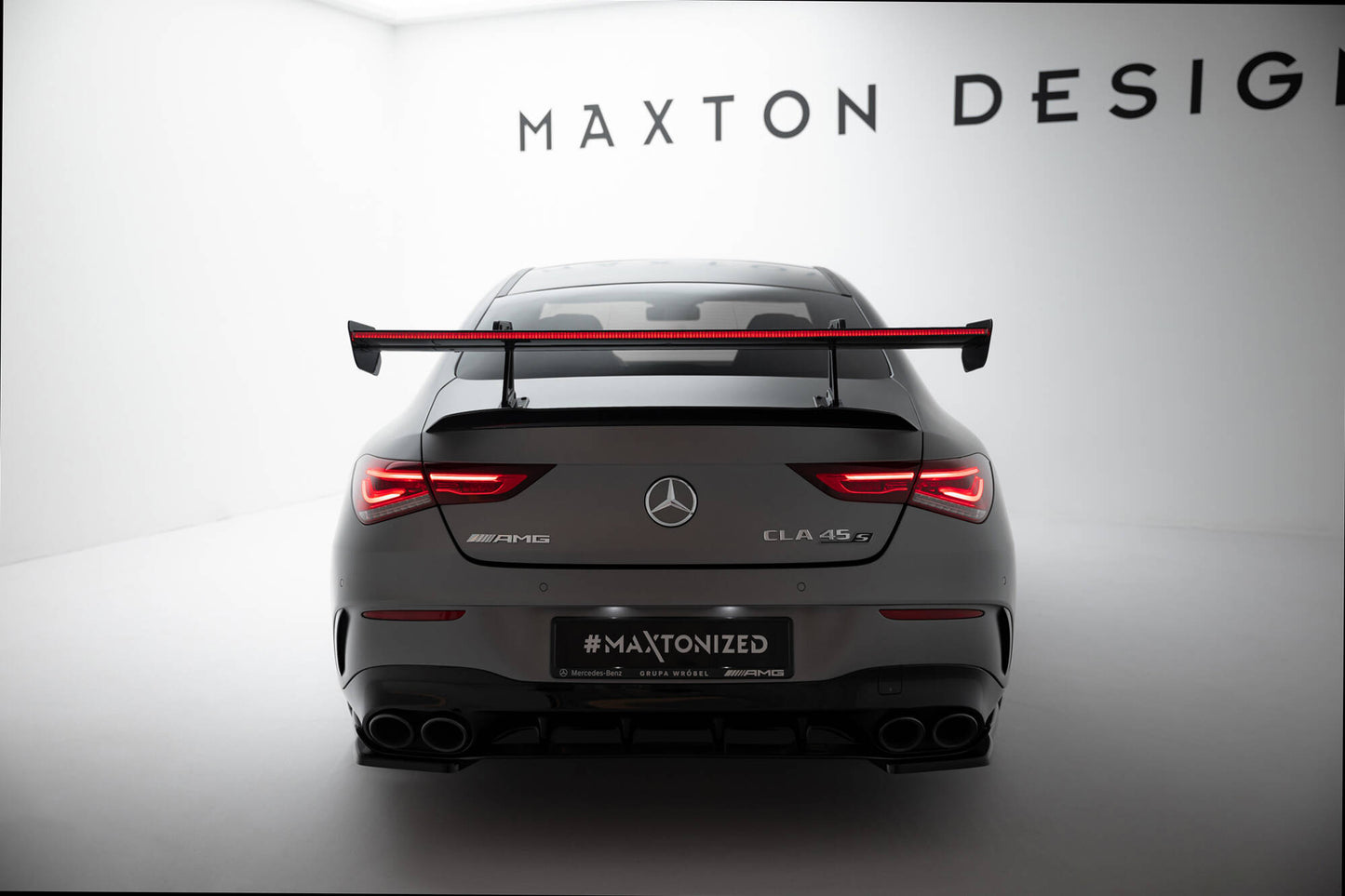 Spoiler kulfiber med Øverste Swan Mounting + LED Mercedes-Benz CLA Coupe C118 / C118 Facelift