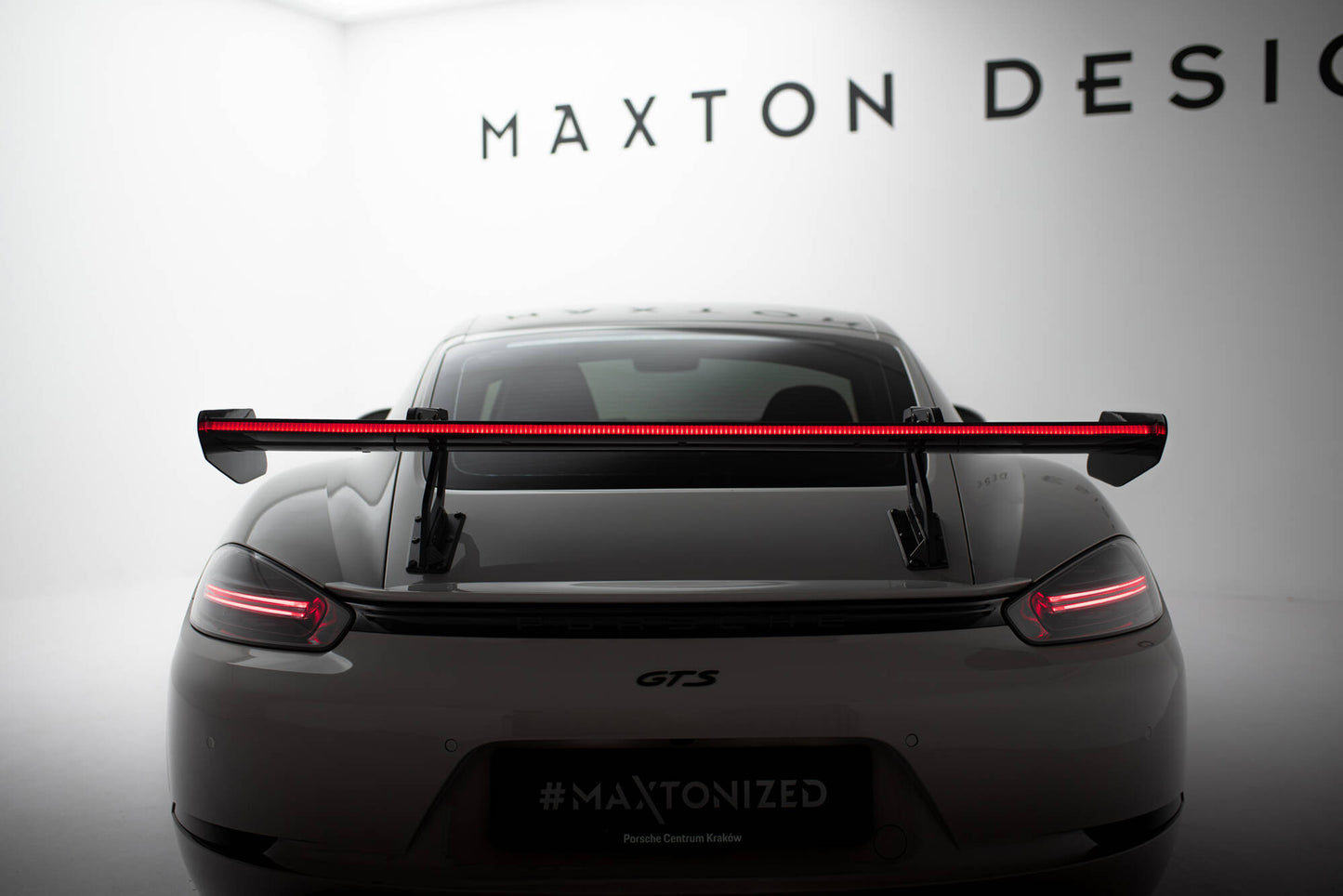Spoiler kulfiber med Øverste Swan Mounting V.2 + LED Porsche 718 Cayman 982c