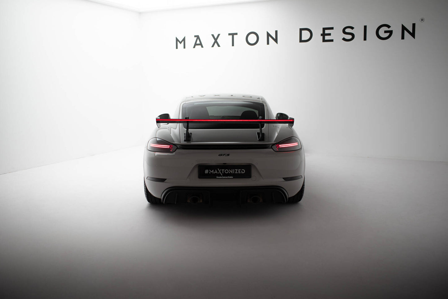 Spoiler kulfiber med Øverste Swan Mounting V.2 + LED Porsche 718 Cayman 982c