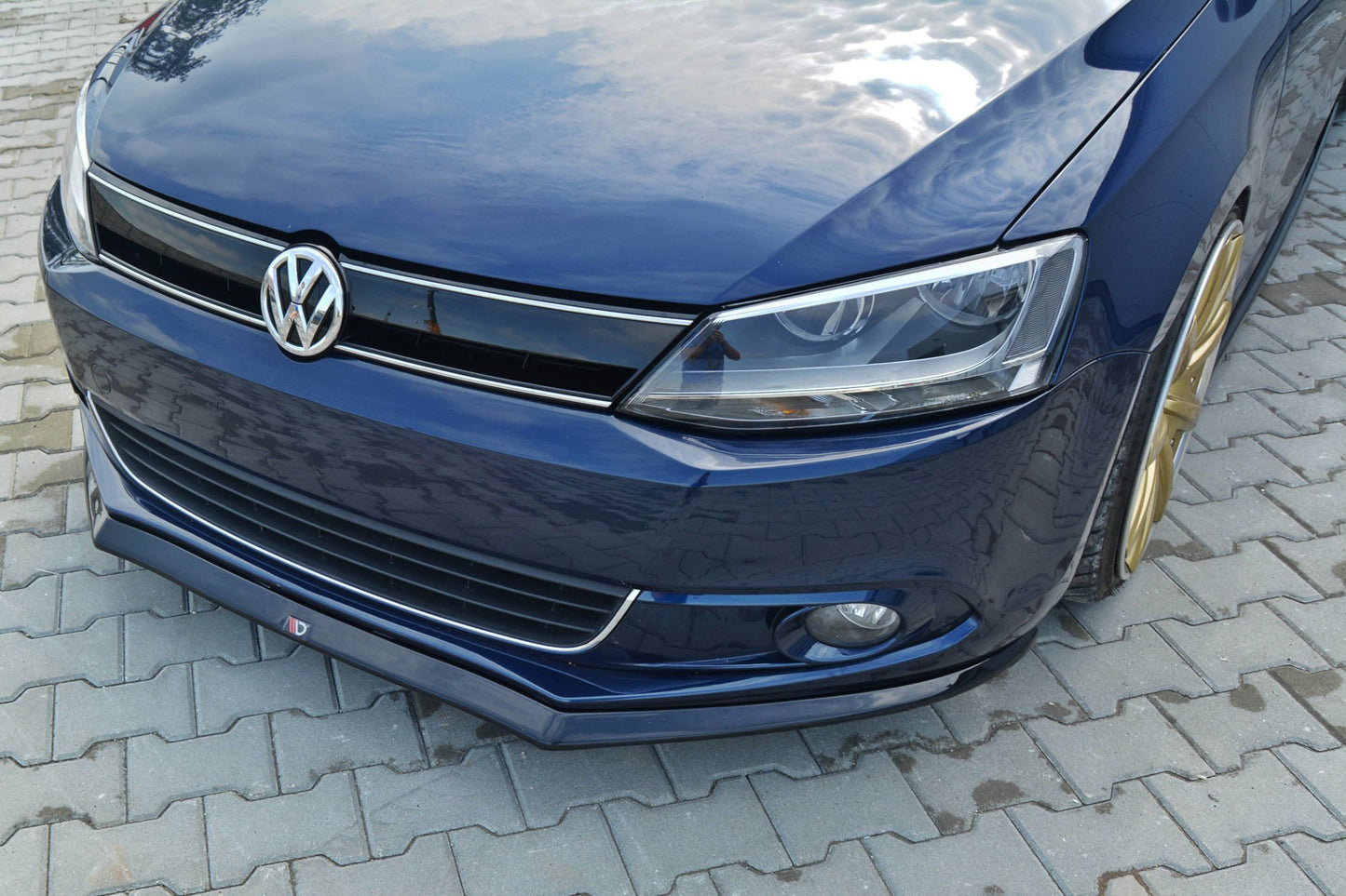 Forreste splitter V.2 VOLKSWAGEN JETTA MK6 SEDAN PREFACE