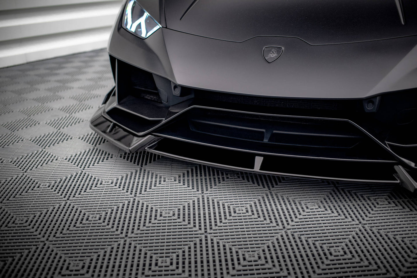 Forreste splitter Lamborghini Huracan EVO AWD