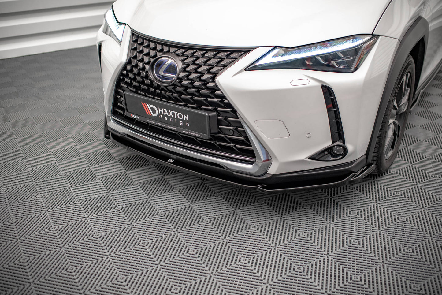 Forreste splitter Lexus UX Mk1