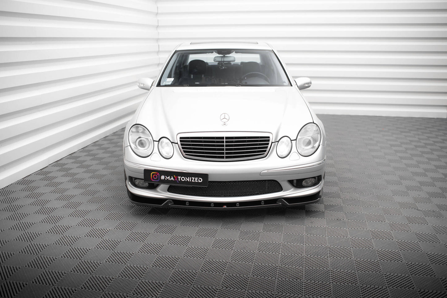Forreste splitter Mercedes-Benz E 55 AMG W211