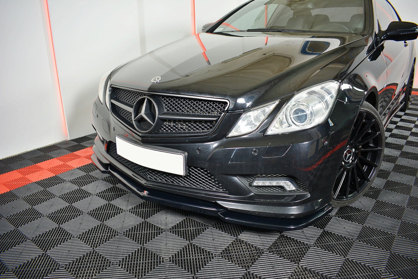 Forreste splitter Mercedes-Benz E-Class W207 Coupe AMG-Line