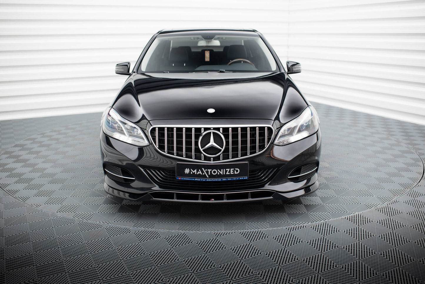 Forreste splitter Mercedes-Benz E W212 Facelift
