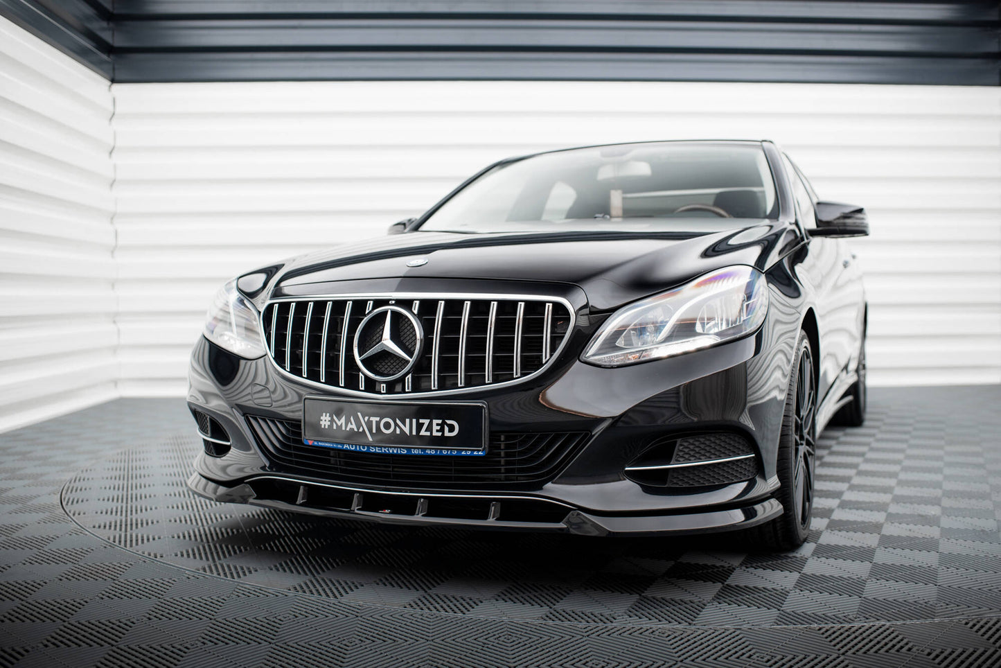 Forreste splitter Mercedes-Benz E W212 Facelift