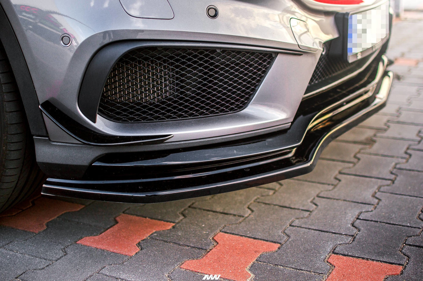 Forreste splitter Mercedes-Benz GLA 45 AMG