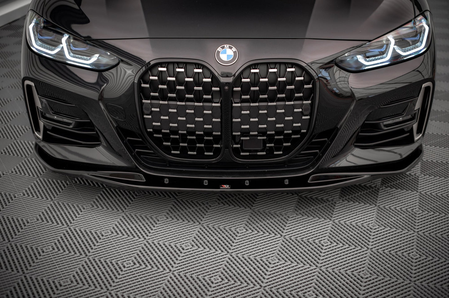 Forreste splitter V.1 BMW 4 M-Pack / M440i G22 / G23 / G22 Facelift / G23 Facelift