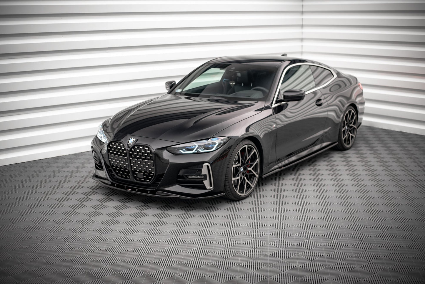 Forreste splitter V.1 BMW 4 M-Pack / M440i G22 / G23 / G22 Facelift / G23 Facelift