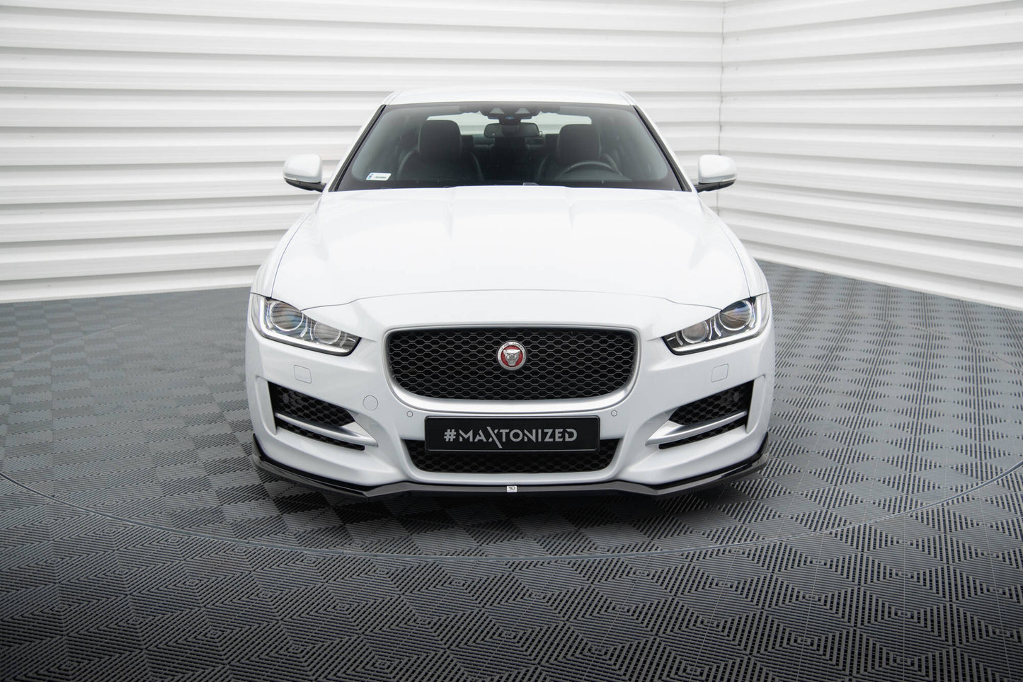 Forreste splitter V.1 Jaguar XE R-Sport X760