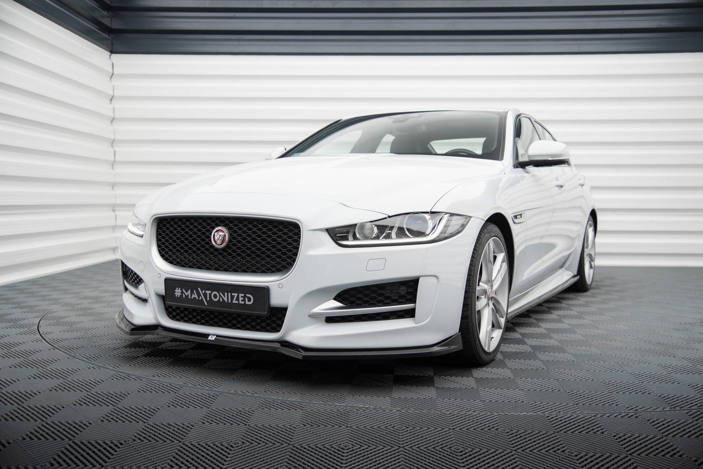 Forreste splitter V.1 Jaguar XE R-Sport X760