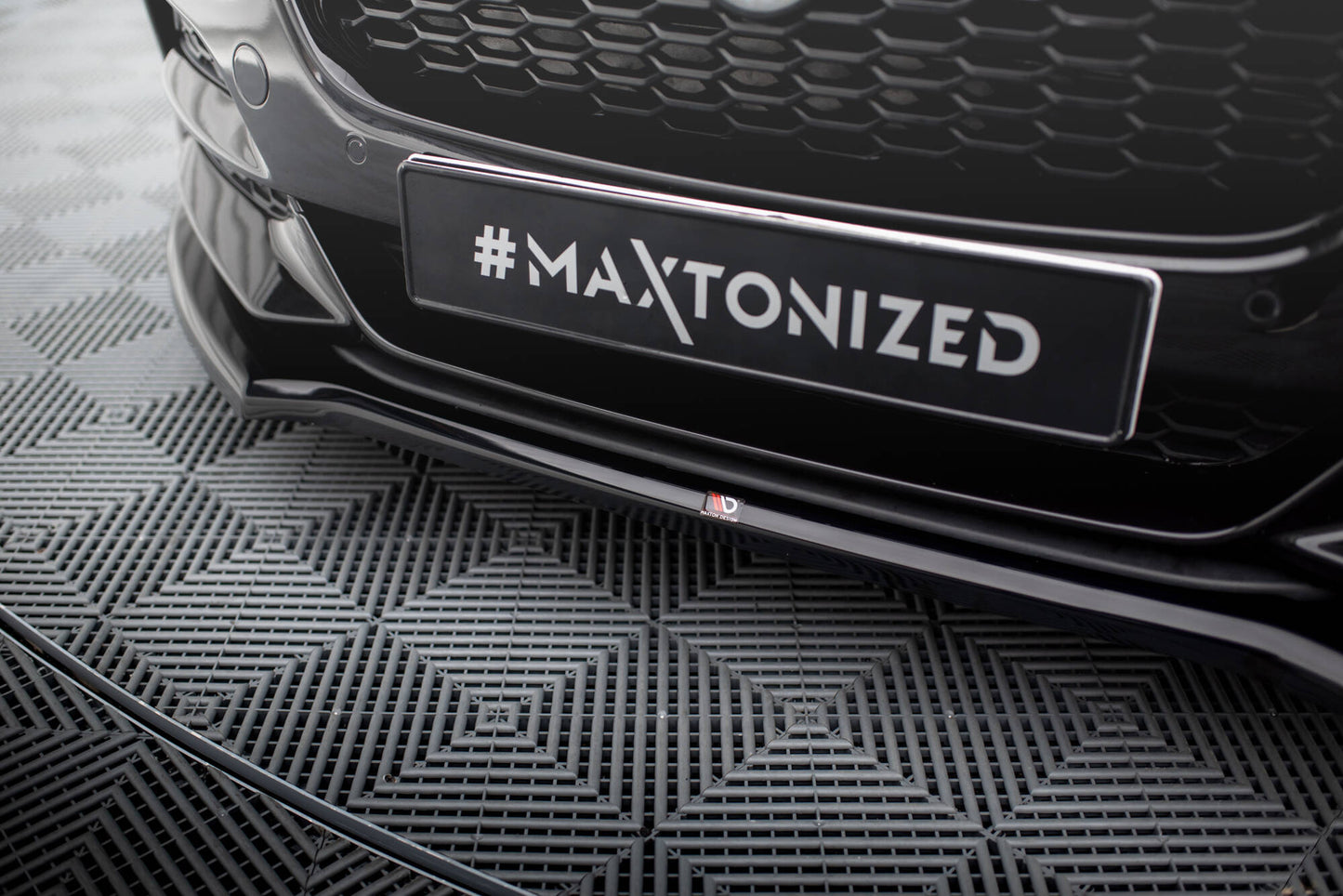 Forreste splitter V.1 Jaguar XE X760 Facelift