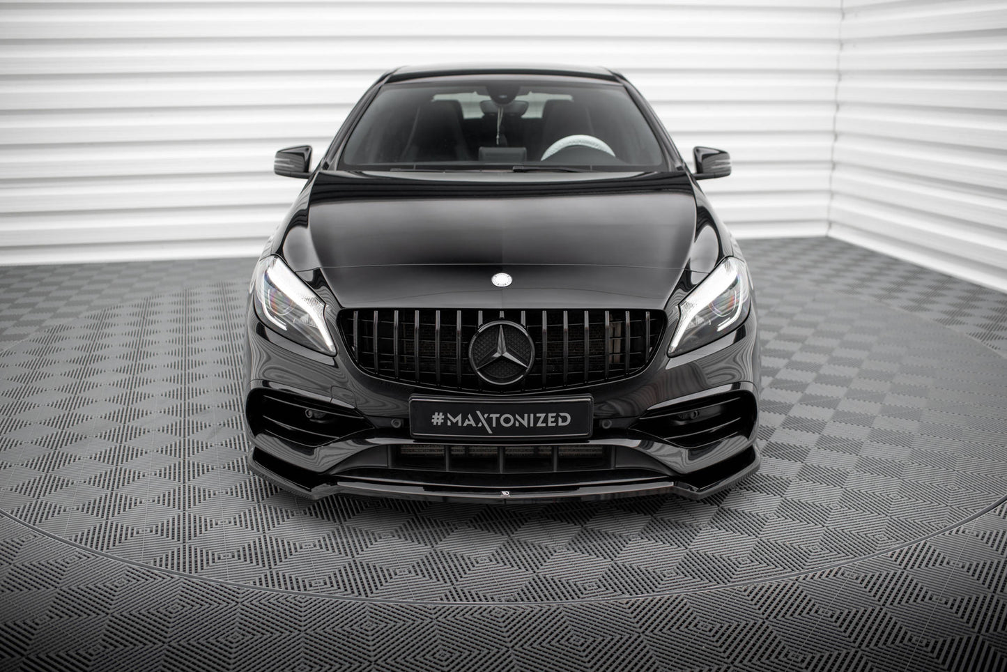 Forreste splitter V.1 Mercedes-Benz A AMG-Line W176 Facelift