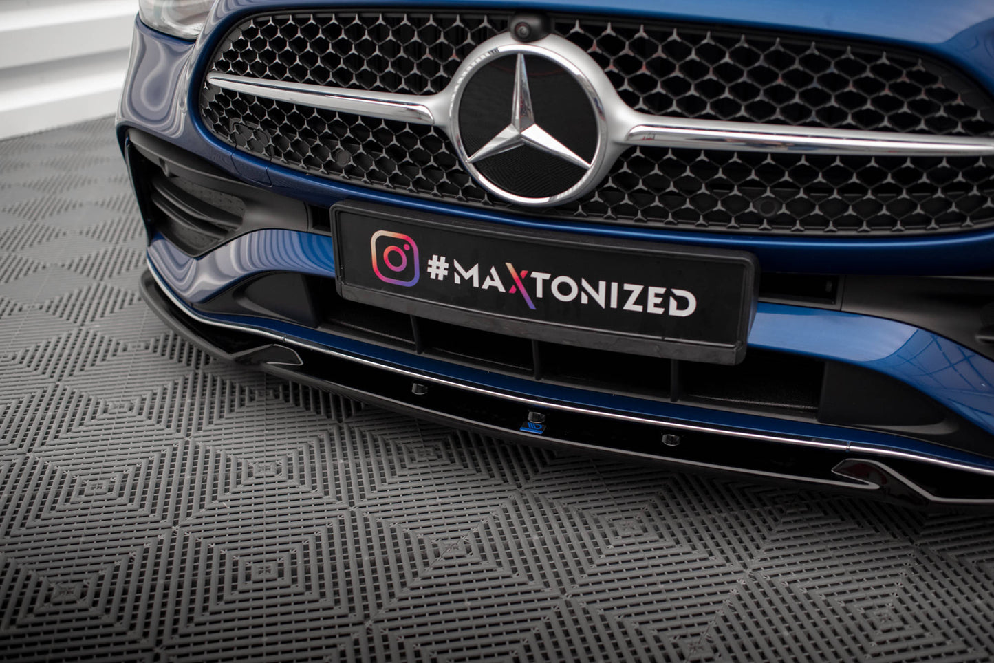 Forreste splitter V.1 Mercedes-Benz C AMG-Line / 43 AMG W206