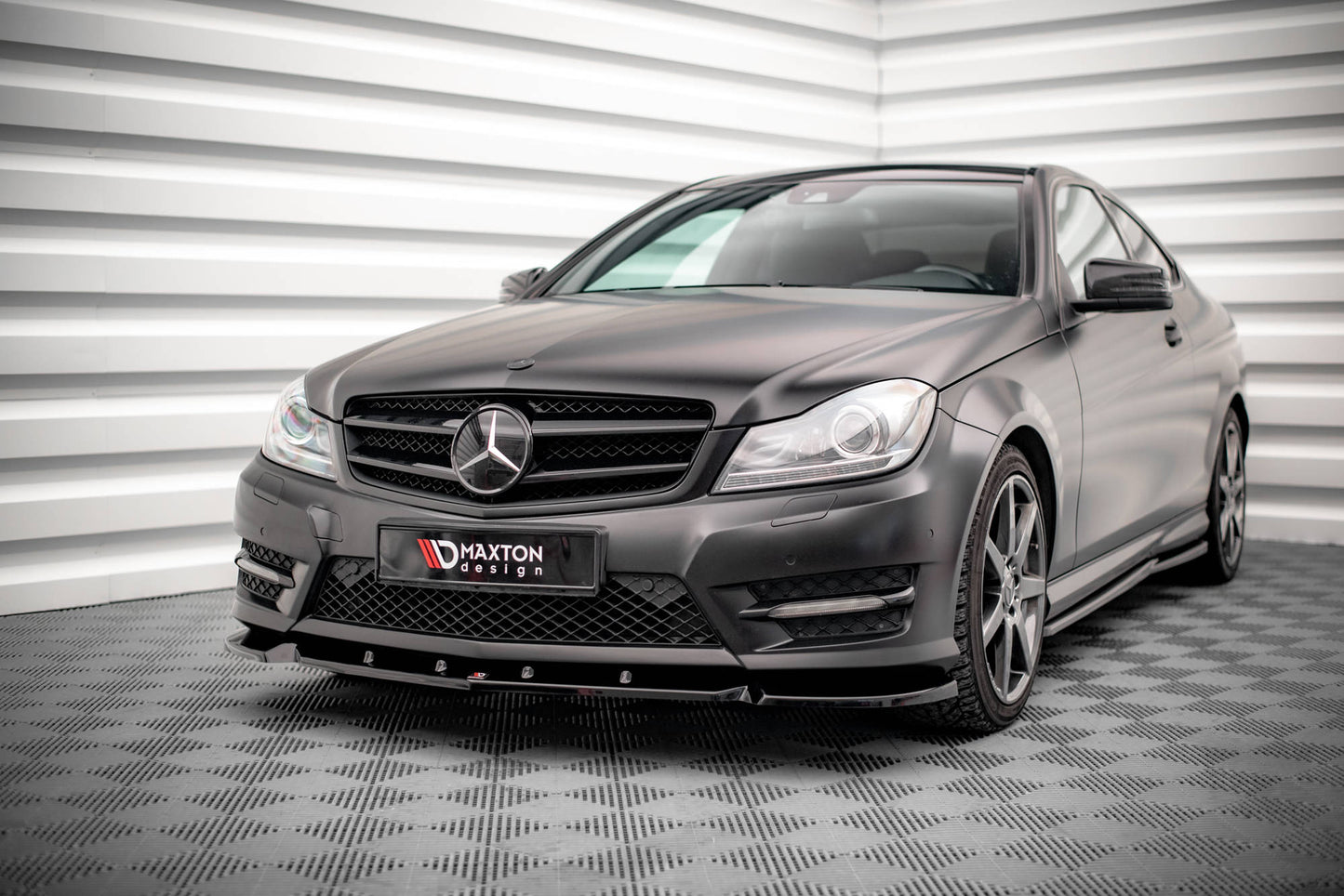 Forreste splitter V.1 Mercedes-Benz C Coupe / Sedan / Estate AMG-Line C204 / W204 Facelift / S204 Facelift