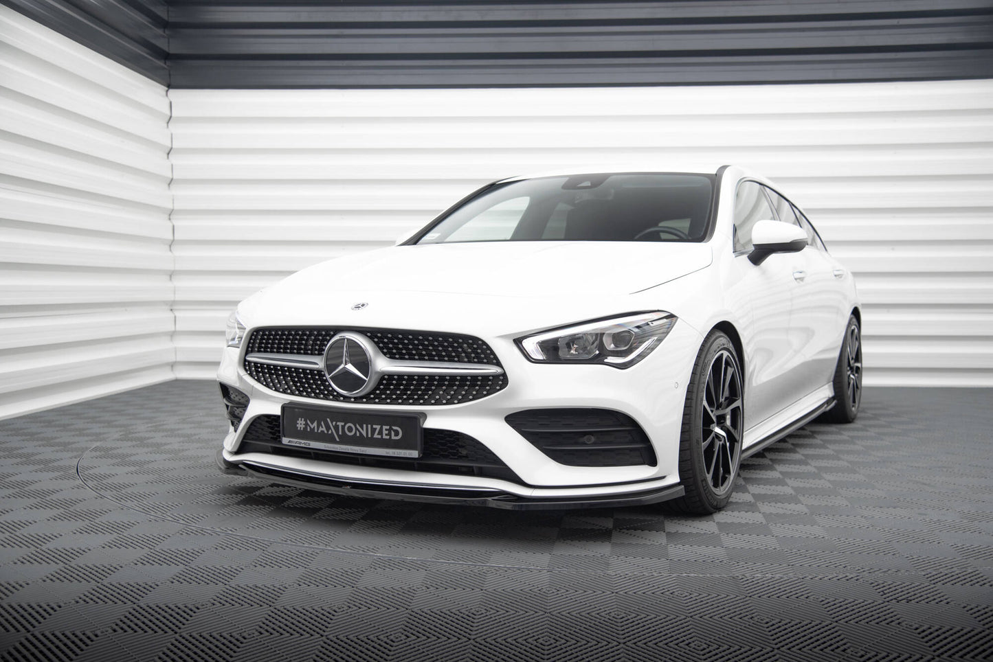 Forreste splitter V.1 Mercedes-Benz CLA A35 AMG / AMG-Line C118
