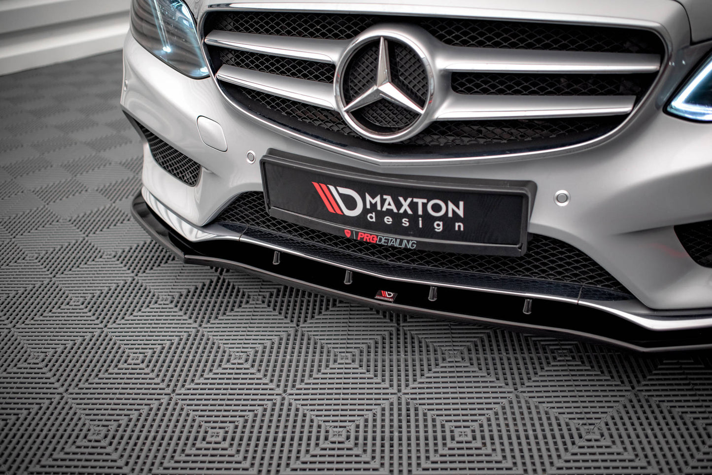 Forreste splitter V.1 Mercedes-Benz E AMG-Line Sedan W212 Facelift