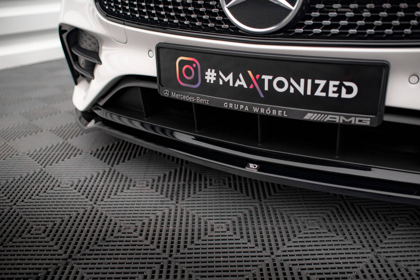Forreste splitter V.1 Mercedes-Benz E-Class W213 Coupe Facelift (C238 Facelift) / Cabriolet (A238 Facelift) AMG-Line / 53 AMG