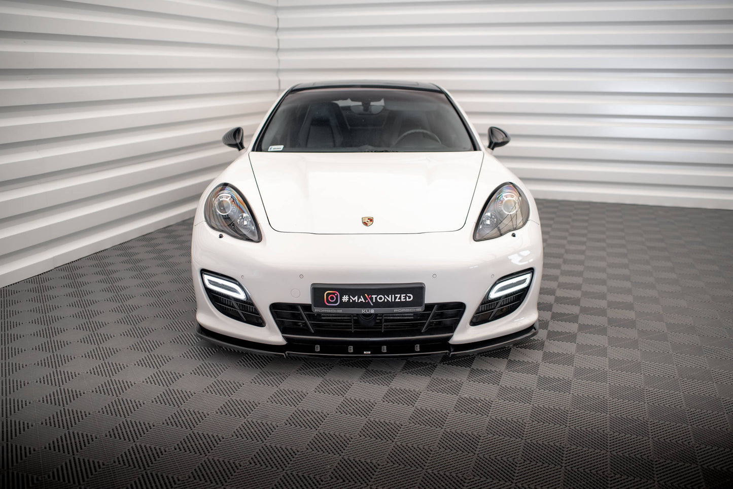 Forreste splitter V.1 Porsche Panamera Turbo Sport Design Package 970