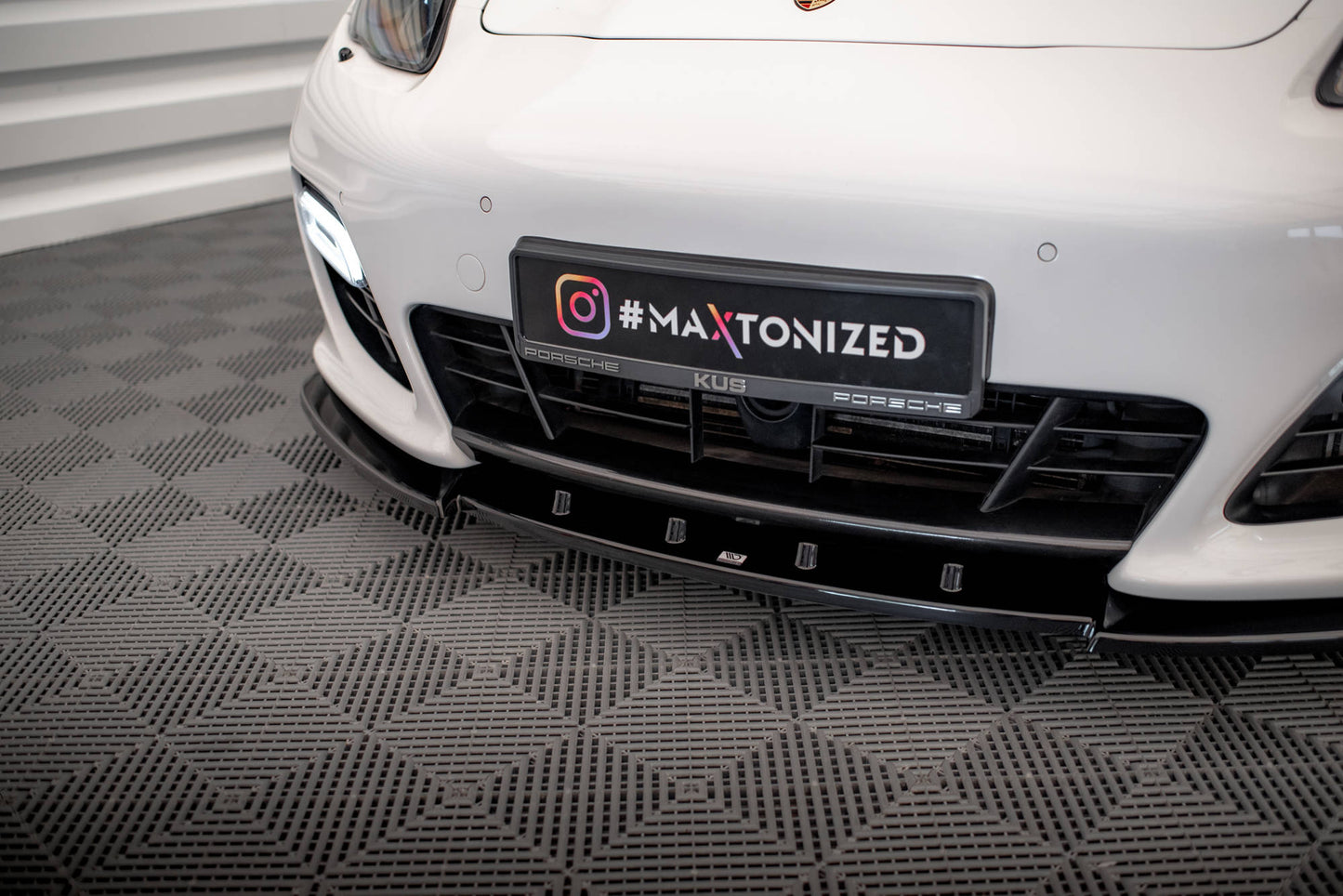 Forreste splitter V.1 Porsche Panamera Turbo Sport Design Package 970