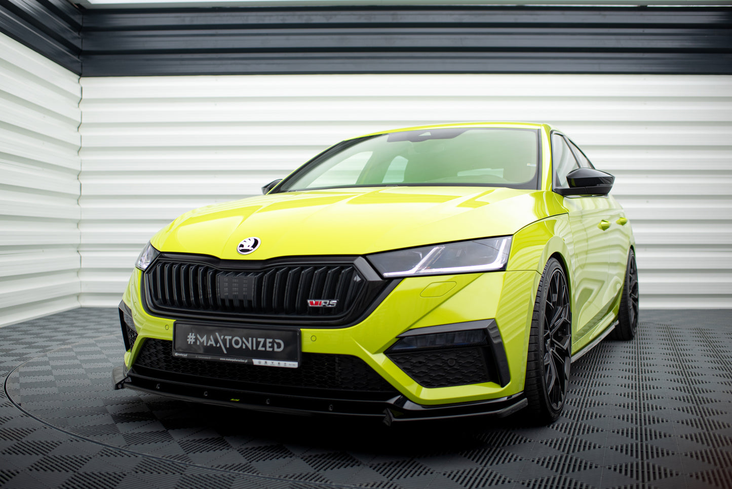 Forreste splitter V.1 Skoda Octavia RS Mk4