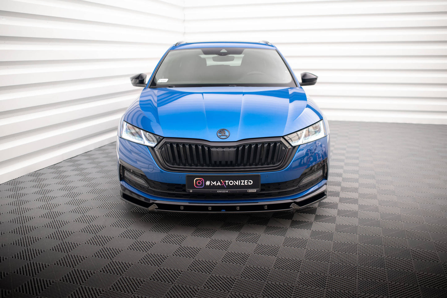 Forreste splitter V.1 Skoda Octavia Sportline Mk4