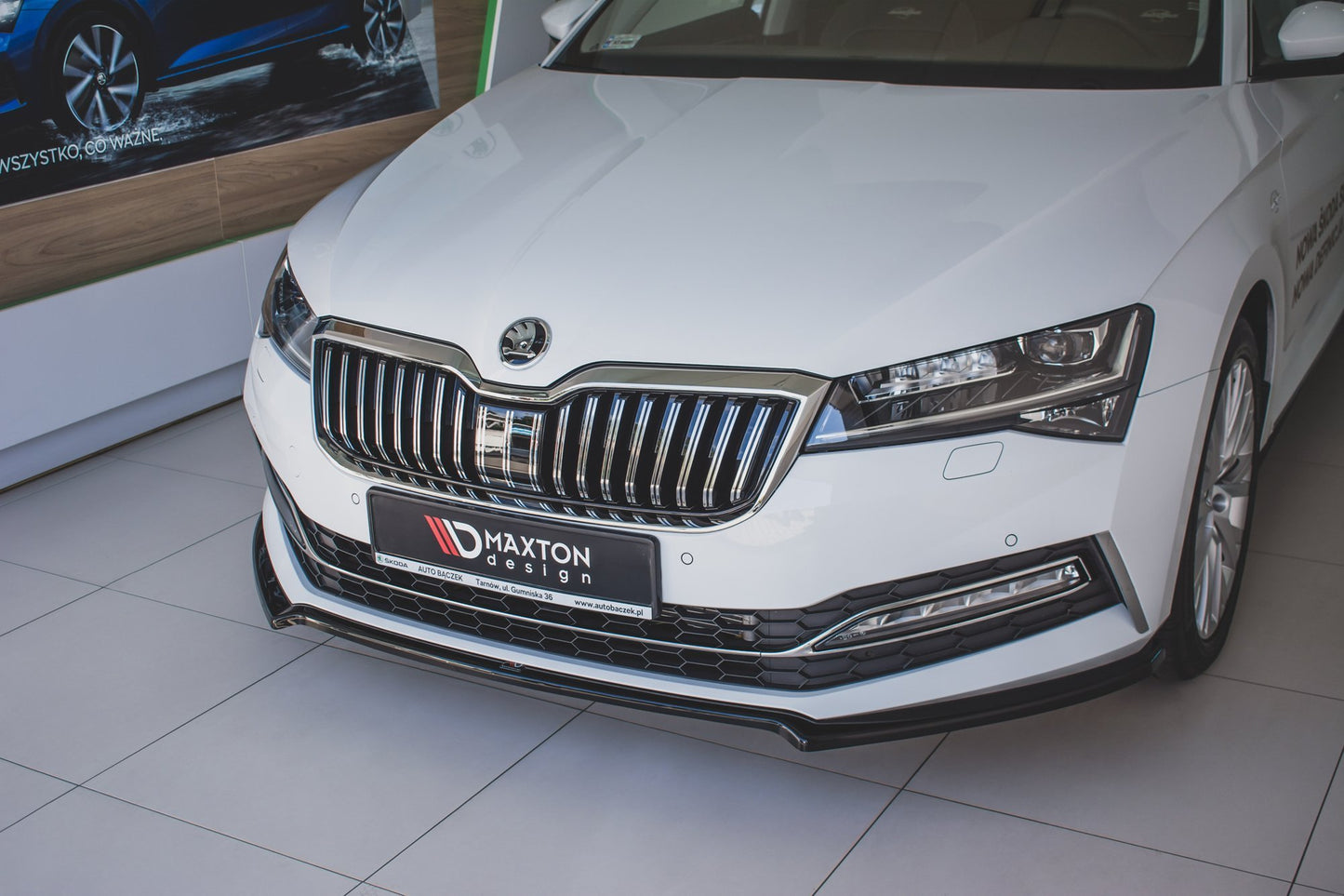 Forreste splitter V.1 Skoda Superb Liftback / Combi Mk3 Facelift