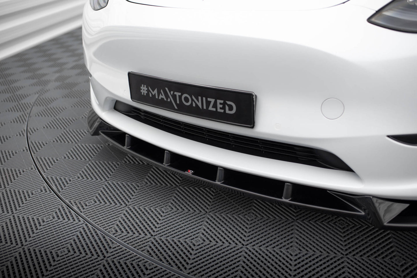 Forreste splitter V.1 Tesla Model Y