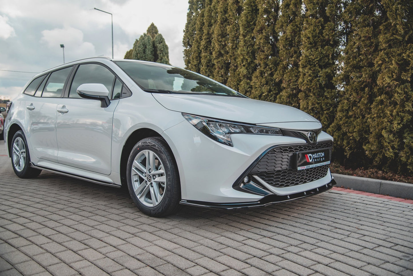Forreste splitter V.1 Toyota Corolla XII Touring Sports/ Hatchback