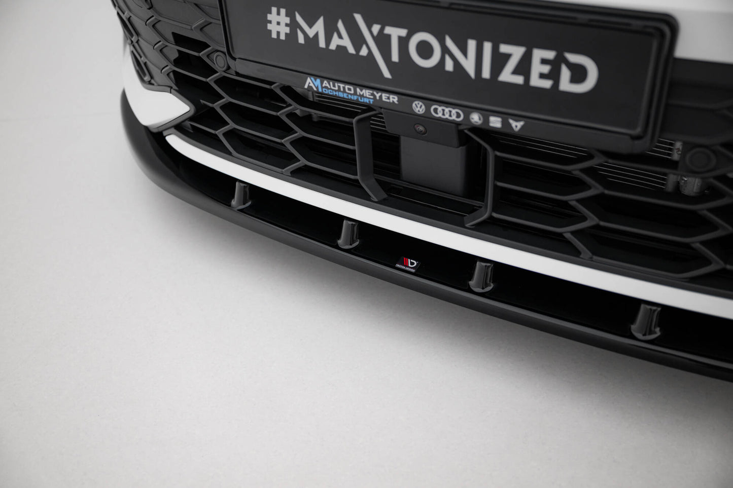 Forreste splitter V.1 Volkswagen Golf GTI / GTE / R-Line Mk8 Facelift