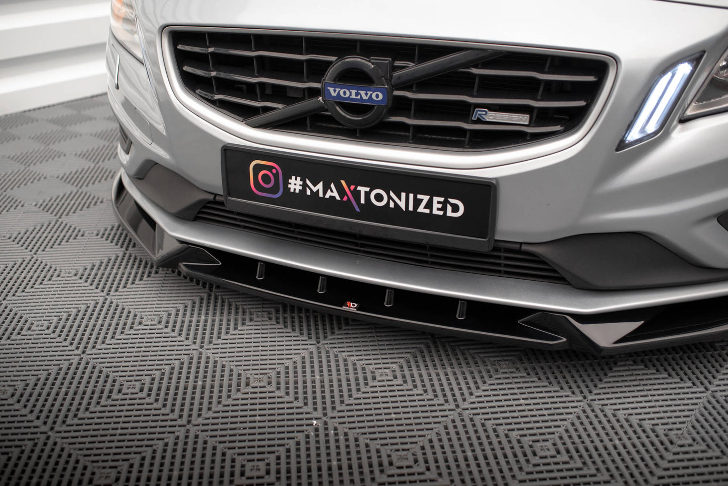 Forreste splitter V.1 Volvo S60 R-Design Mk2