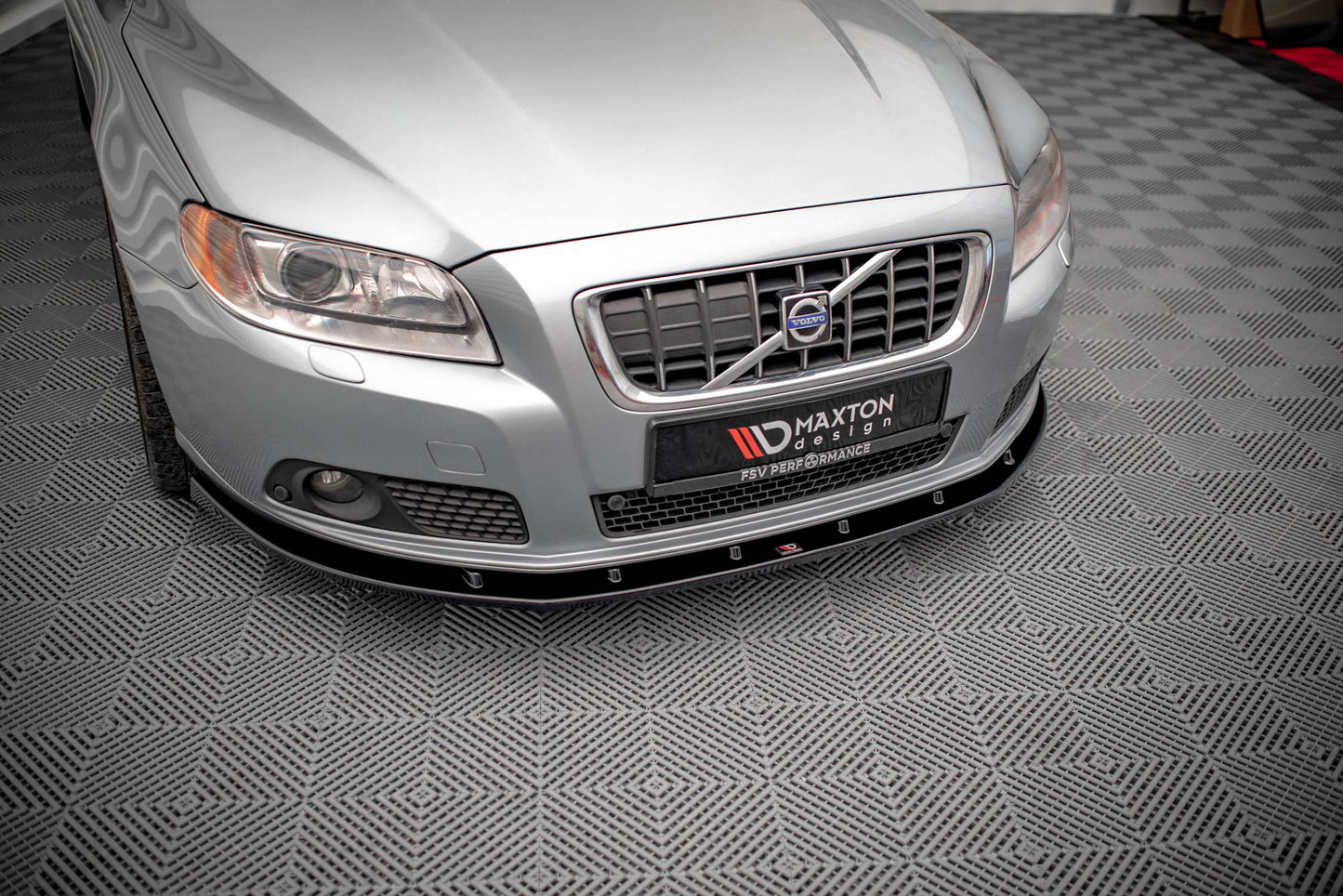 Forreste splitter V.1 Volvo V70 Mk3