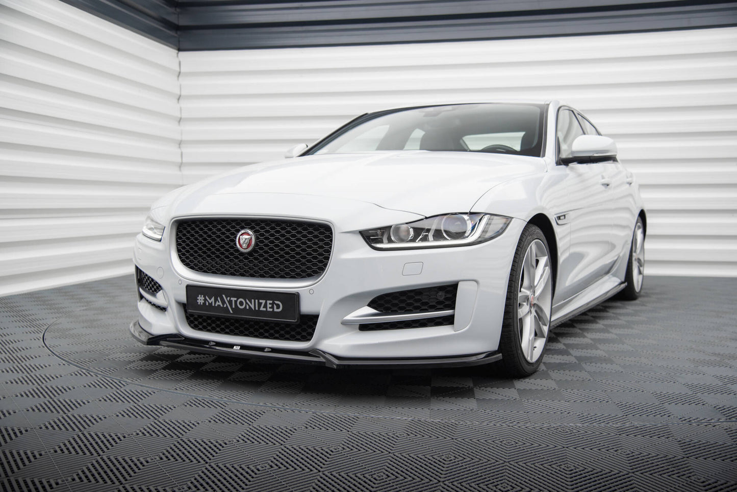 Forreste splitter V.2 Jaguar XE R-Sport X760