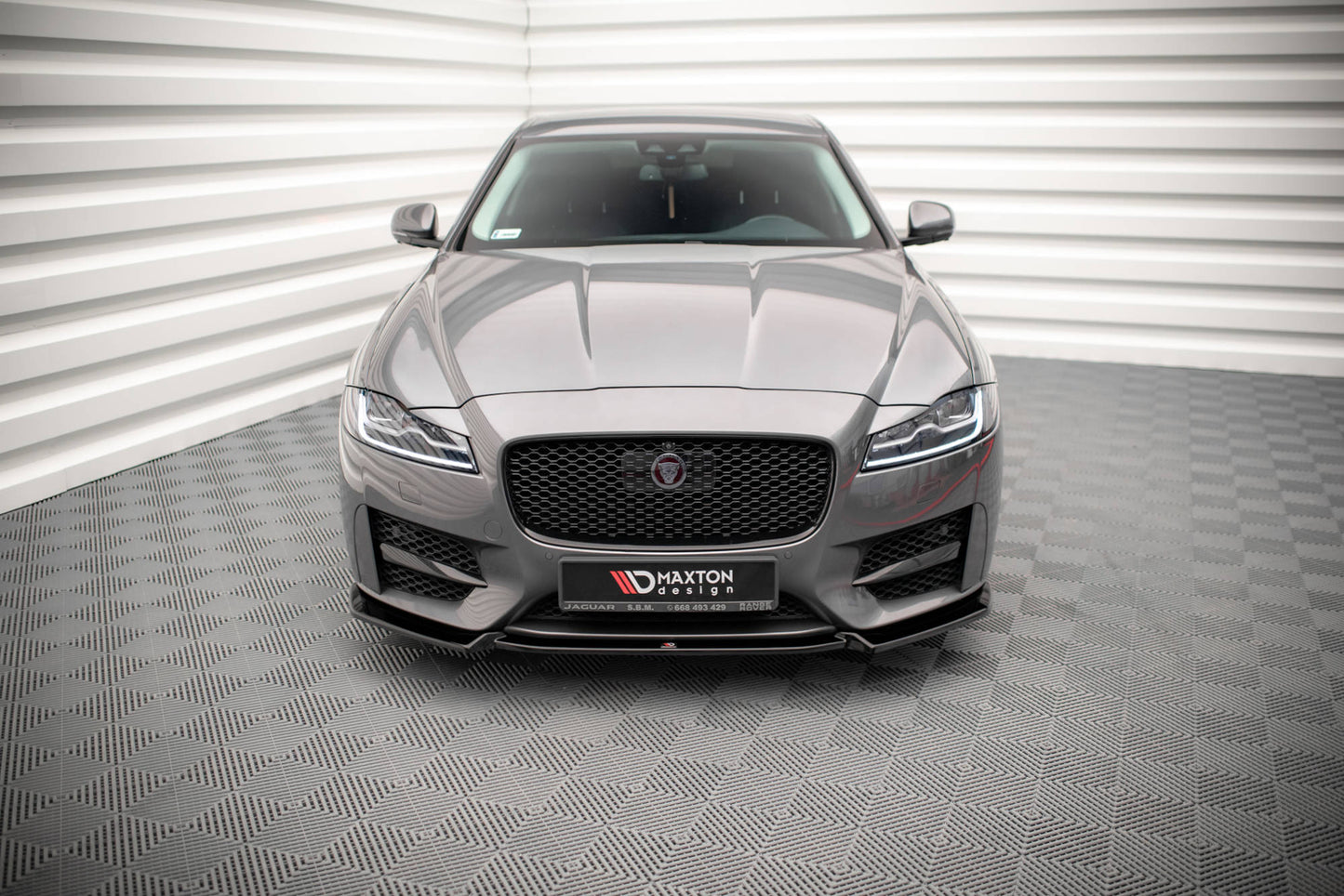 Forreste splitter V.2 Jaguar XF R-Sport Mk2