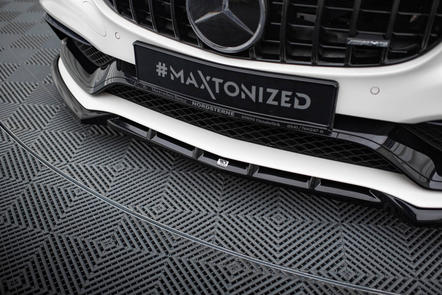 Forreste splitter V.2 Mercedes-AMG C63 Sedan / Estate W205 / S205