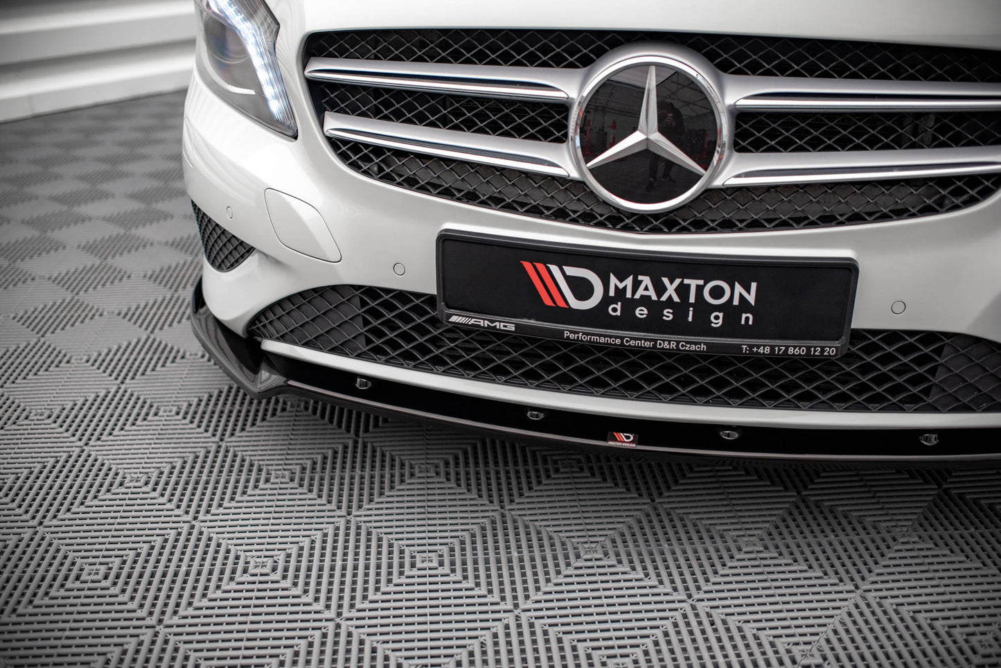 Forreste splitter V.2 Mercedes-Benz A W176