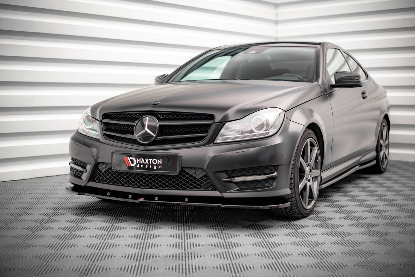 Forreste splitter V.2 Mercedes-Benz C Coupe / Sedan / Estate AMG-Line C204 / W204 Facelift / S204 Facelift