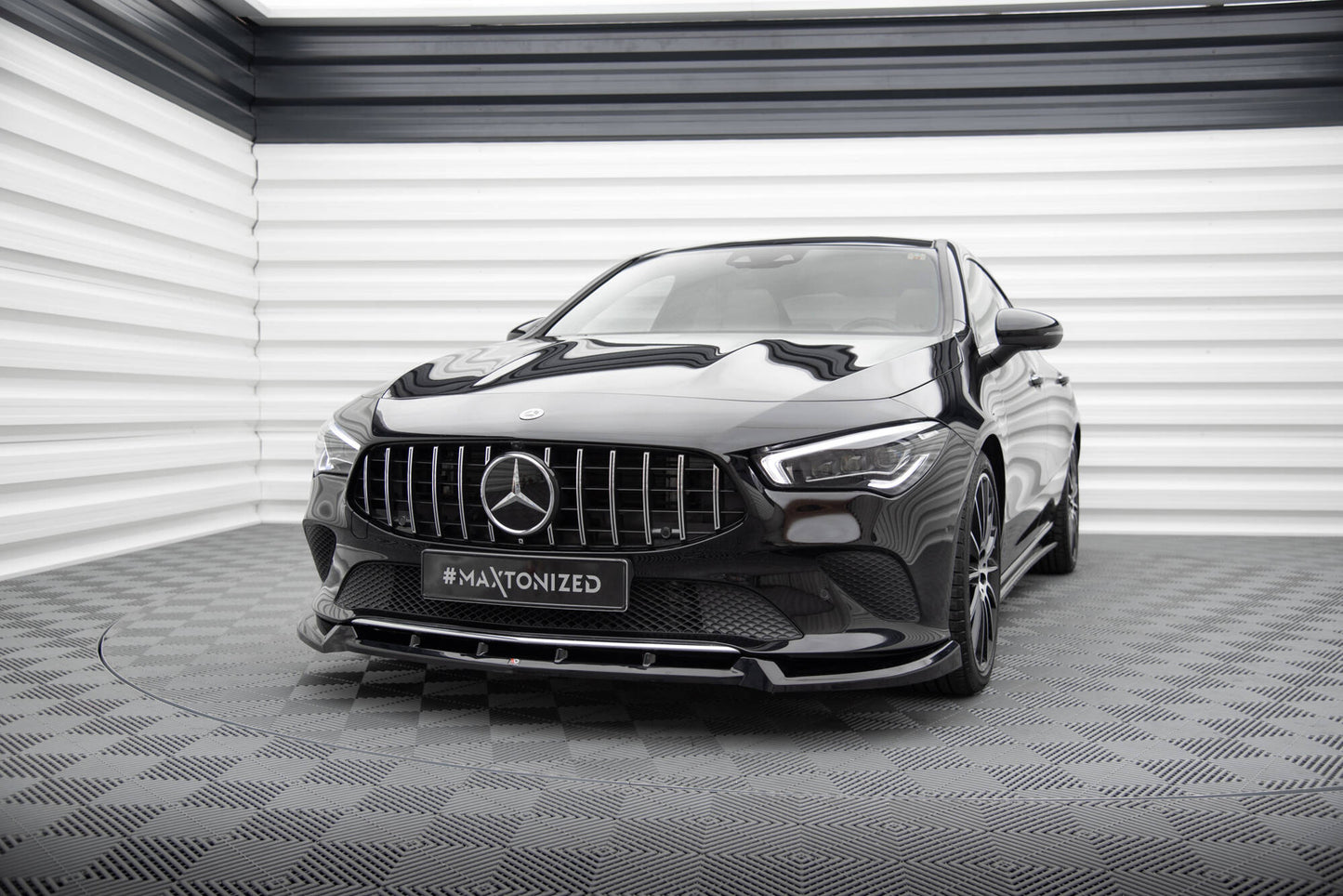 Forreste splitter V.2 Mercedes-Benz CLA C118