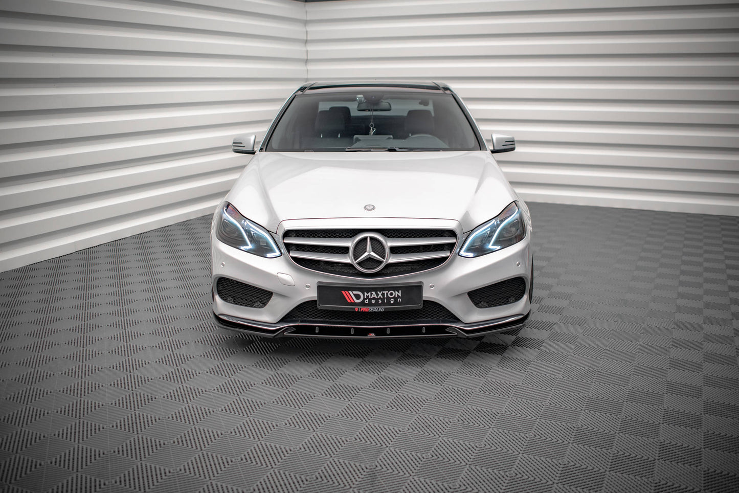 Forreste splitter V.2 Mercedes-Benz E AMG-Line Sedan W212 Facelift