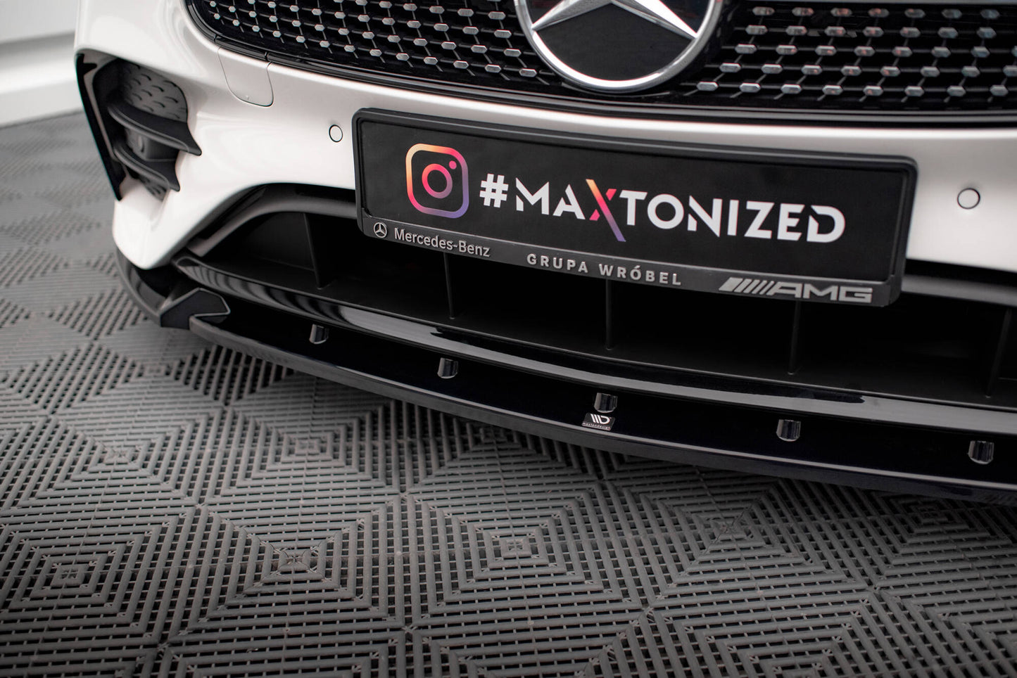 Forreste splitter V.2 Mercedes-Benz E-Class W213 Coupe Facelift (C238 Facelift) / Cabriolet (A238 Facelift) AMG-Line / 53 AMG