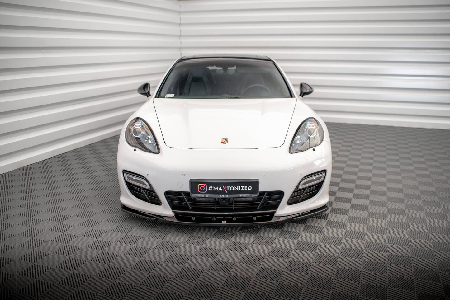Forreste splitter V.2 Porsche Panamera Turbo Sport Design Package 970