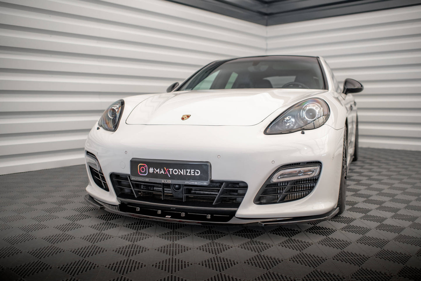 Forreste splitter V.2 Porsche Panamera Turbo Sport Design Package 970