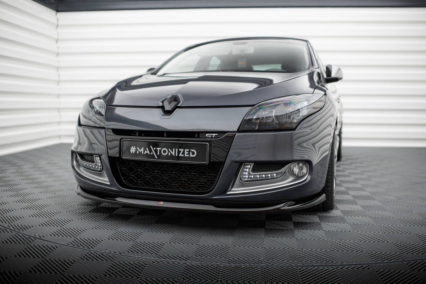Forreste splitter V.2 Renault Megane GT Mk3 Facelift