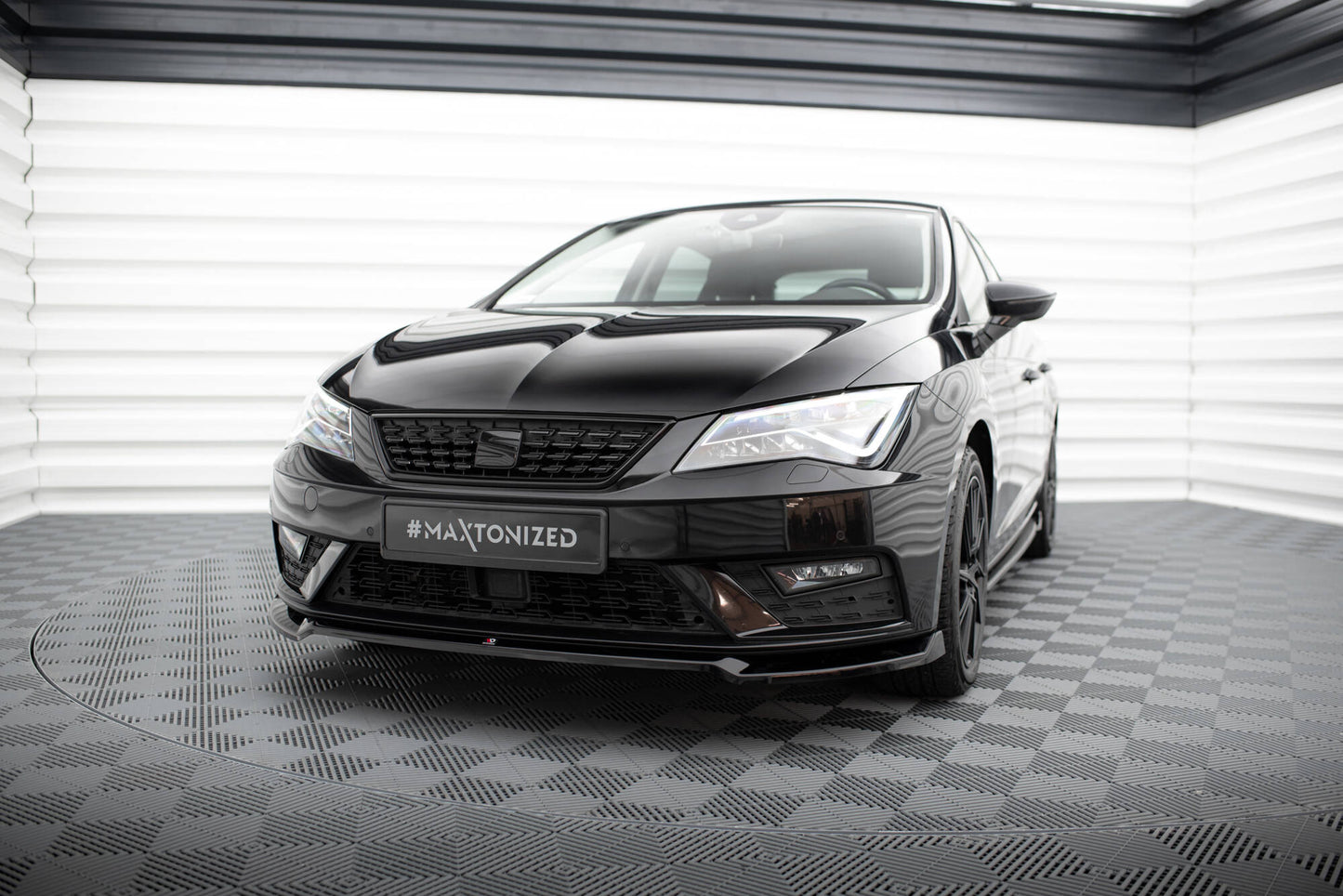 Forreste splitter V.2 Seat Leon Mk3 Facelift