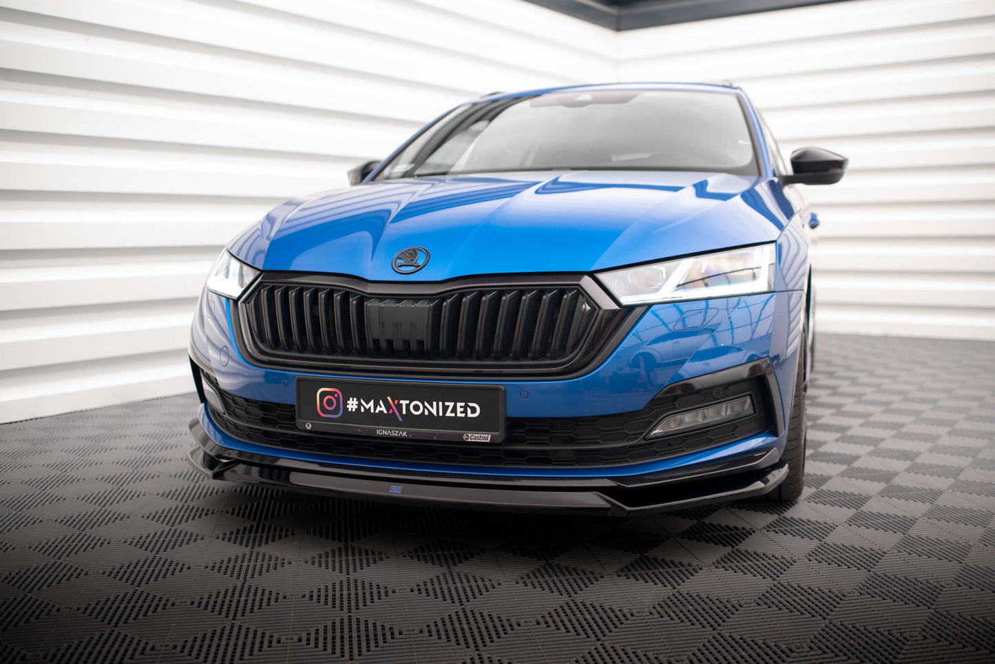 Forreste splitter V.2 Skoda Octavia Sportline Mk4