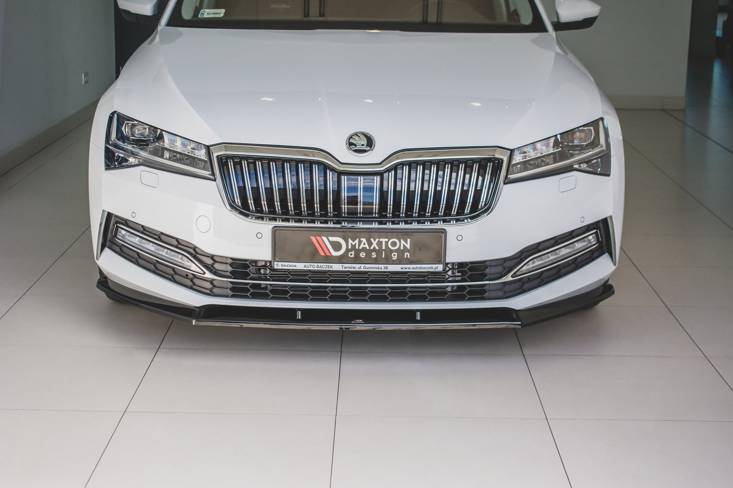 Forreste splitter V.2 Skoda Superb Liftback / Combi Mk3 Facelift
