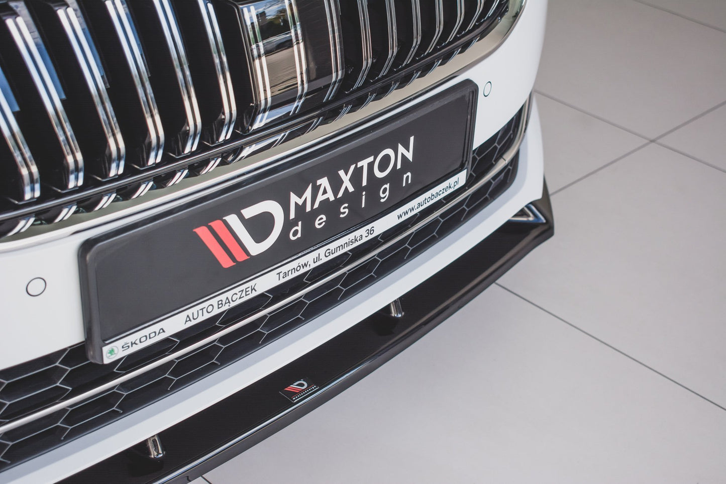 Forreste splitter V.2 Skoda Superb Liftback / Combi Mk3 Facelift