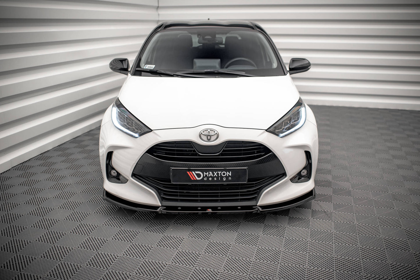 Forreste splitter V.2 Toyota Yaris Mk4