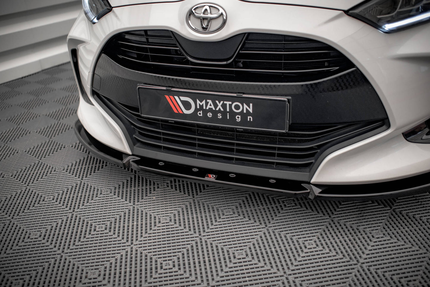 Forreste splitter V.2 Toyota Yaris Mk4