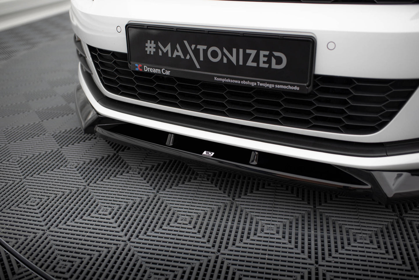 Forreste splitter V.2 Volkswagen Scirocco Mk3 Facelift
